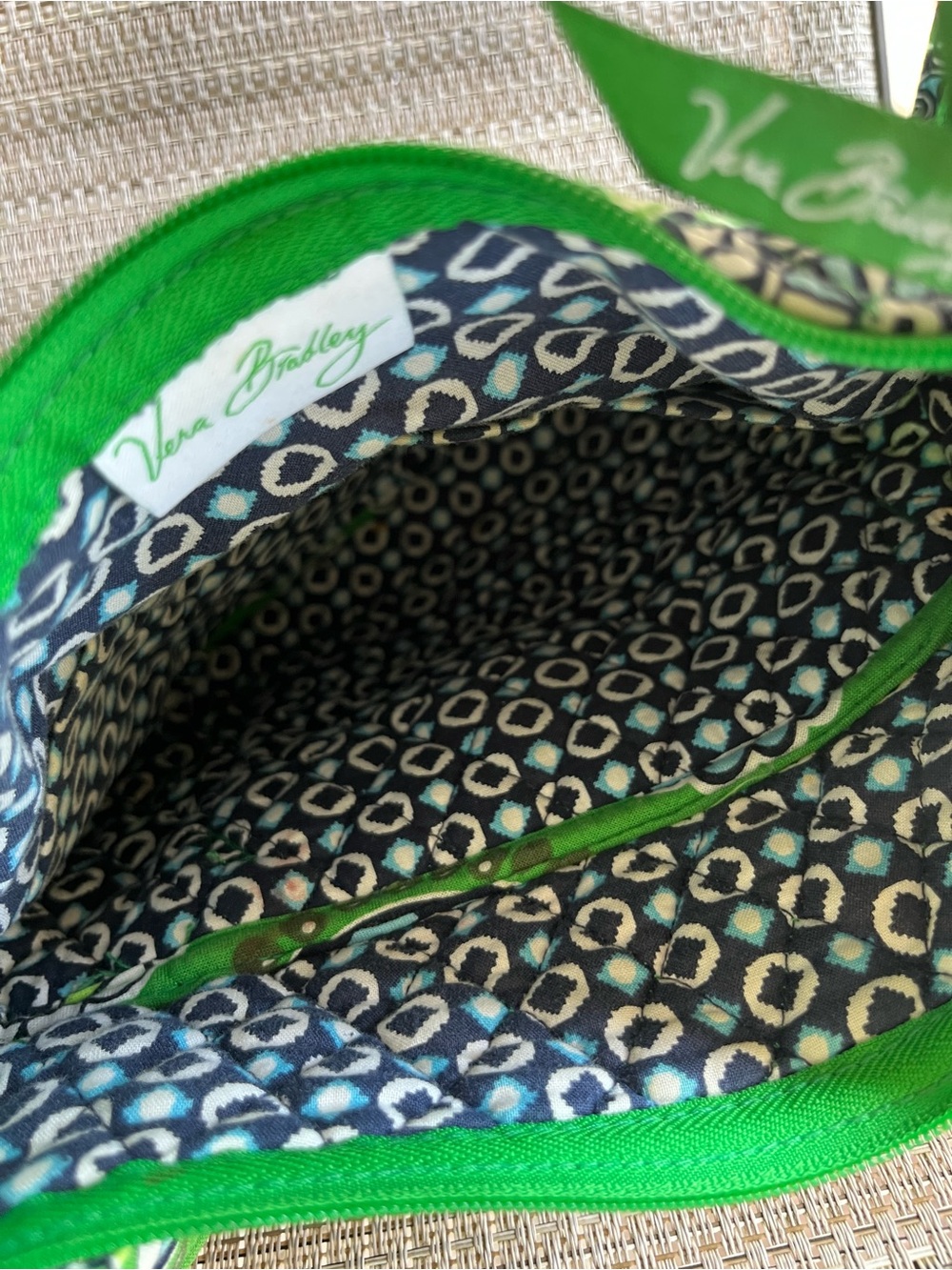 Vera Bradley Cupcakes Green Quilted Floral Medallion Crossbody Boho - Picture 4 of 10